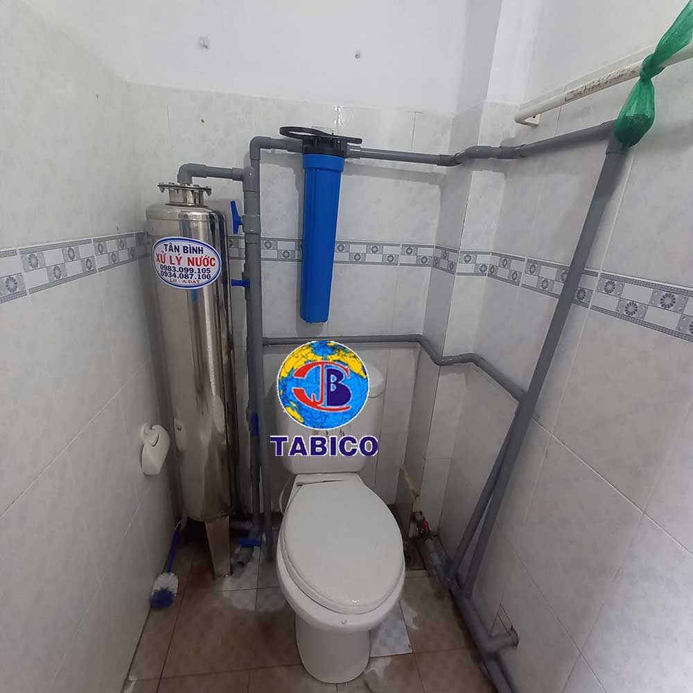 cột lọc nước lắp trong toilet cực gọn